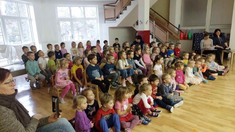 Divadlo Koloběžka s pohádkou Z kuchařské čepice