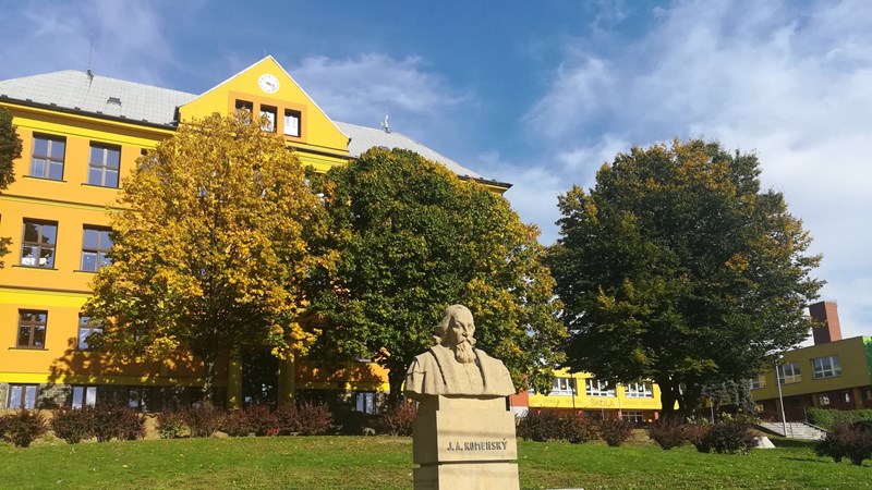 Oznámení o konání zápisu k základnímu vzdělávání ve školním roce 2023/2024   Повідомлення про запис до школи на навчальний рік 2023/2024
