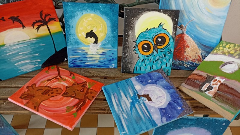 Malý výtvarník – práce a malba akrylovými barvami (výstava)