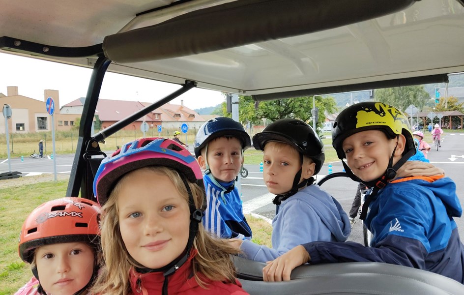 Bezpečně nejen na Dopravním hřišti v Odrách - zvětšit obrázek