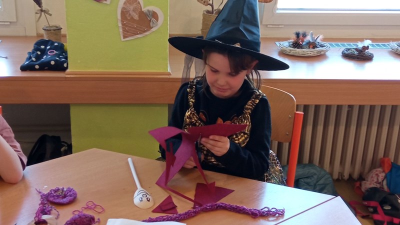 Noc s čarodějnicí Elvírou