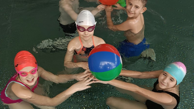 Krokodýlí stopy vedou do druhého pololetí