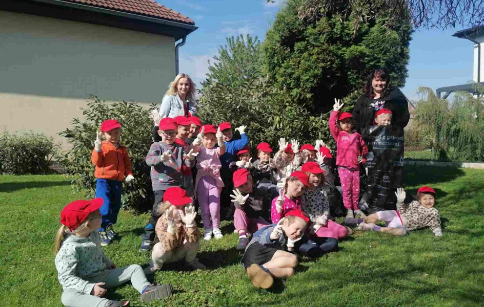 Hvězdičky uklízí Česko - zvětšit obrázek