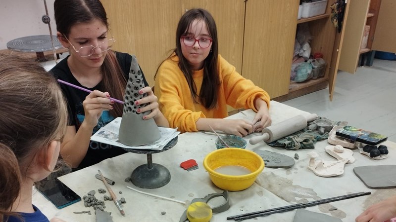 Dotek hlíny - když dětská fantazie ožívá v rukou