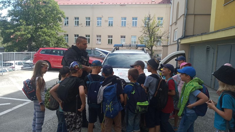 Návštěva 2.B u Městské policie Nový Jičín