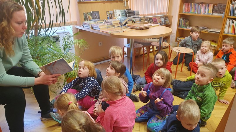 Sovičky v knihovně