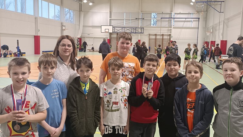 Úspěch dětí z badmintonového kroužku na turnaji v Stěbořicích