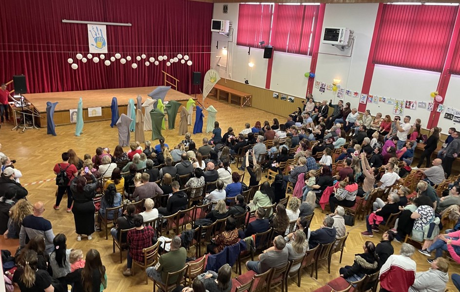 Na vlnách fantazie - hvězdná událost naší školy - zvětšit obrázek