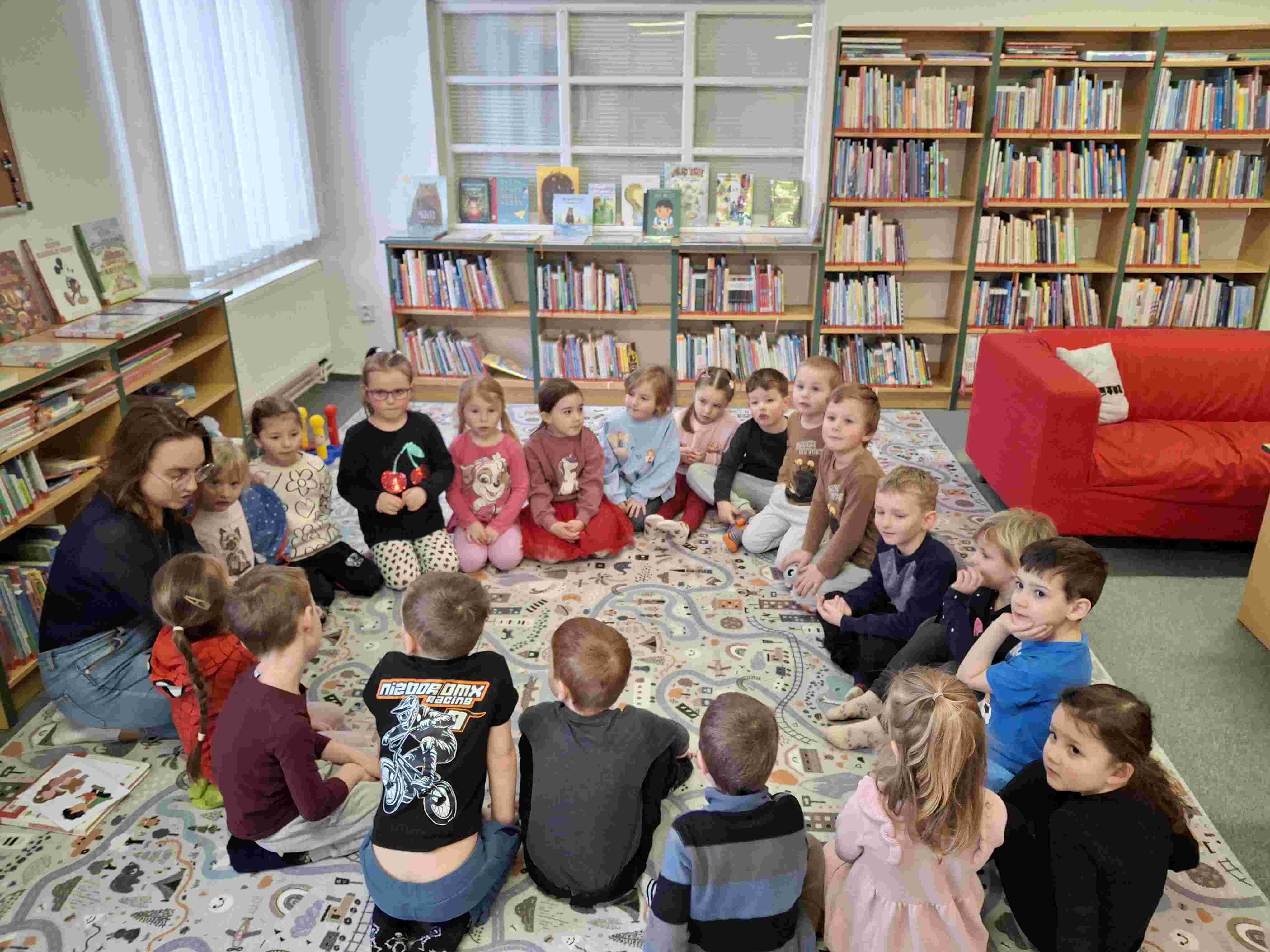 Broučci v knihovně